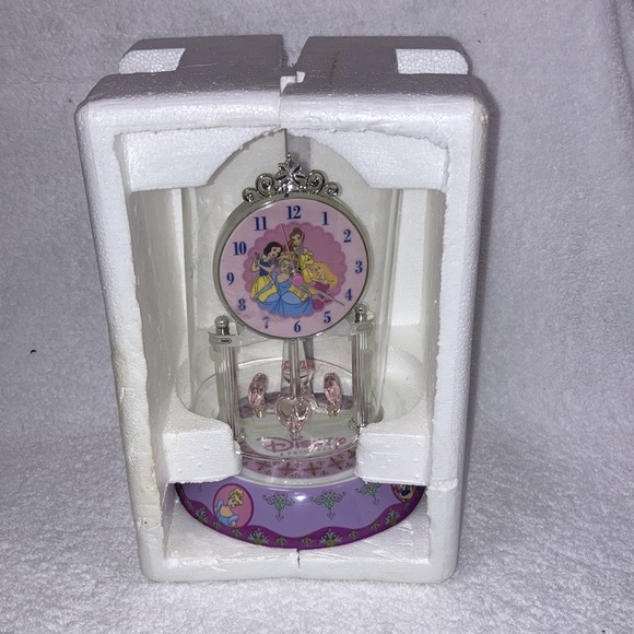 NWT Disney princess glass globe clock - Picture 6 of 6